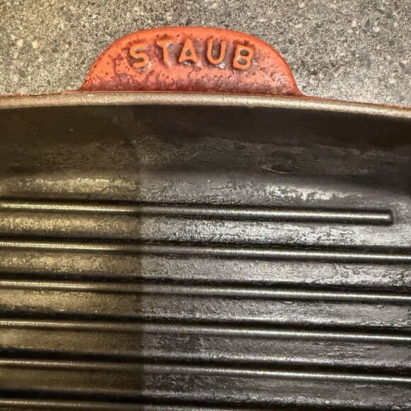 Staub Cast Iron Skillet Square Grill Pan #26 Red Enamel  12" 2 Spouts France - Picture 3 of 8